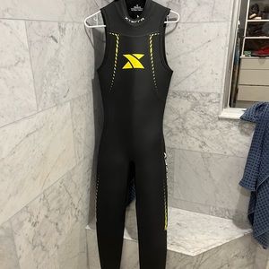 Xterra sleeveless triathlon wetsuit size M